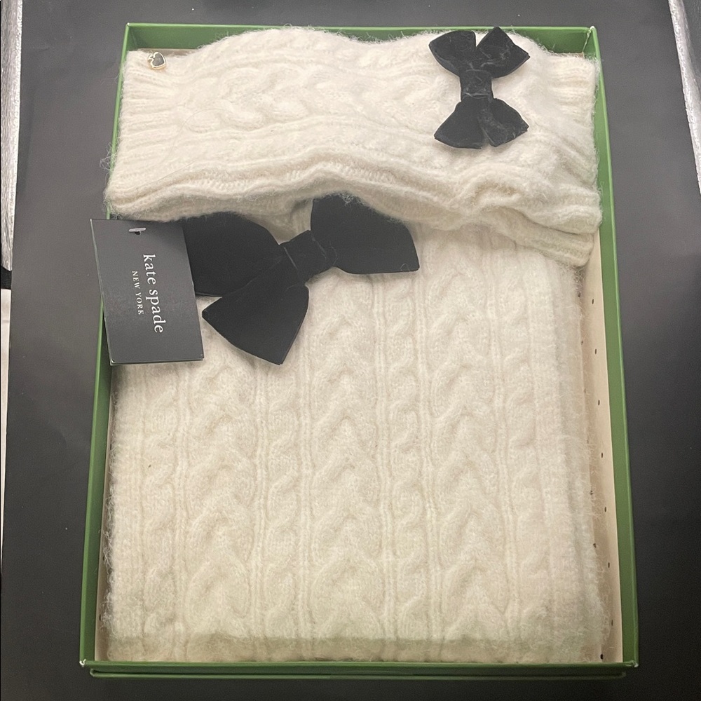 Kate Spade Cream Knit Set with Black Accents Scarf and gloves 000815
